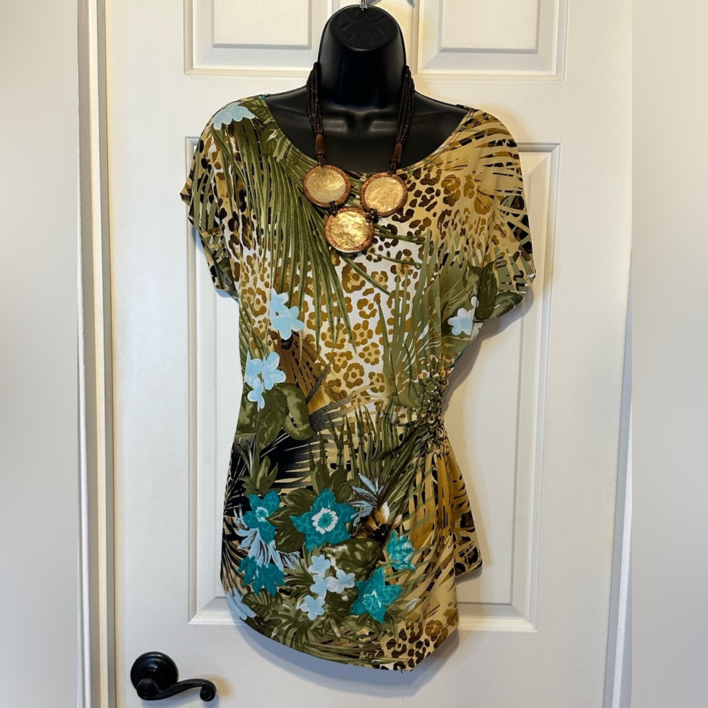 💙ST30-Dressbarn Green and Brown Animal Print Asymmetrical Short Sleeve Top.